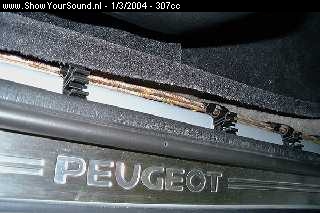 showyoursound.nl - Je voelt je lekkerder in een CC Update 04-01-2003 - 307cc - speakerkabel.jpg - De gebruikte speakerkabel van Monitor PC. Een kombinatie van getwist koper, zilver en goud, door de originele kabel-geleiders