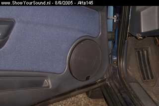showyoursound.nl - Alfa Romeo 145 - Alfa145 - SyS_2005_9_8_20_10_16.jpg - Helix HXS 236 - precision in de deur. Past mooi vind ik.
