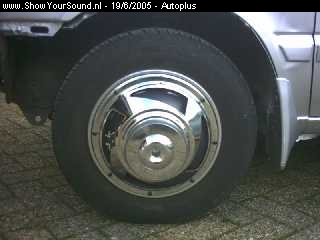 showyoursound.nl - Lightning-audio SUPER (S)ALTO - Autoplus - frankrijk_2004_005.jpg - Na een nachtje wakker liggen, heb je in 1 keer chroome wielen, ze maken niet voor niks 12