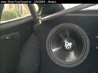 showyoursound.nl - DLS/Genesis Install in oldtimertje... - AzraeL - feb03002.jpg - One of the DLS W712 subs....BRThey ROCK!!!