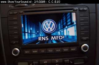 showyoursound.nl - SPL Dynamics GTI - CCE03 - SyS_2006_1_2_19_48_53.jpg - Dit alles is aangesloten op de originele VW radio/navigatie d.m.v. een Caliber LT 6 15v linedriver