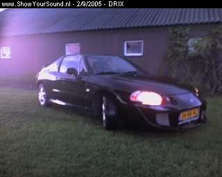 showyoursound.nl - Alpine & RF sol - DRIX - SyS_2005_9_2_10_1_17.jpg - Hier even een vooraanzicht van de auto waar het allemaal in moet gebeuren. Hier staat ze nog wel op de oude wieltjes