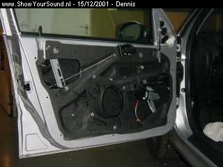 showyoursound.nl - Peugeot 206xt - Dennis - Deurgedemptmetlspring.jpg - The factory speaker ring whas altered, damped and bolted in the door. /PPBR