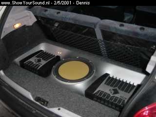 showyoursound.nl - Peugeot 206xt - Dennis - Dsc00070.jpg - This is a picture of the custom amp rack and subwoofer enclosure. 
