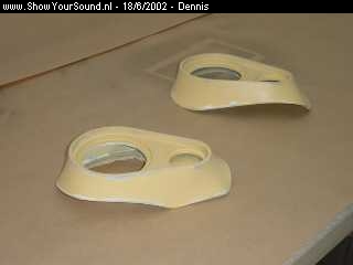 showyoursound.nl - Peugeot 206xt - Dennis - dashpod.jpg - This is a picture of the pods sanded and ready for another coat of primer.BR