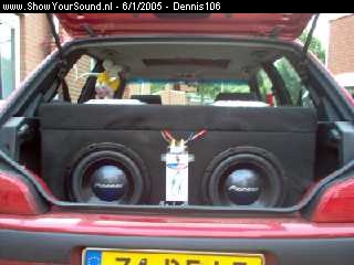 showyoursound.nl - Pioneer is what pumpin` your Bass - Dennis106 - im000538.jpg - De installatie in zen geheel!!BRMet de Extra bak voor de luidsprekers