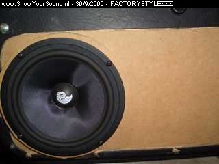 showyoursound.nl - 2-low sq all the way - FACTORYSTYLEZZZ - SyS_2006_9_30_22_22_26.jpg - tja dat is geen gz he haha