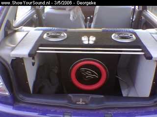 showyoursound.nl - Yaris, the black beauty !!! - Georgeke - SyS_2006_5_3_12_58_9.jpg - Mijn oude installatie in mijn vorige auto