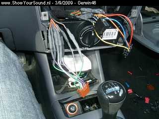 showyoursound.nl - Beezah ICE - Gerwin46 - SyS_2009_9_3_8_52_31.jpg - pExtra stroom kabels maken voor de Alpine headunit, dit omdat het seat sound system ook van stroom voorzien moet zijn, Anders is de climat control niet te bedienen./p