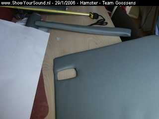 showyoursound.nl - SQ in een Hamsterbus - Hamster - SyS_2006_1_29_22_32_49.jpg - deurbekleding klaargemaakt