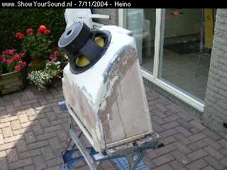 showyoursound.nl - Standaard Seat Sound System..  Yeeeaahh - Heino - 100704_009.jpg - Dit is natuurlijk ook nog een optie, jammer dat de hoedeplank dan niet meer past