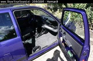 showyoursound.nl - Best klein zon Fiat cinquecento! - HermanB - SyS_2005_9_25_22_40_51.jpg - Hier zijn de originele deurbakken nog zichtbaar....BRvalt weinig mee te ondernemen...