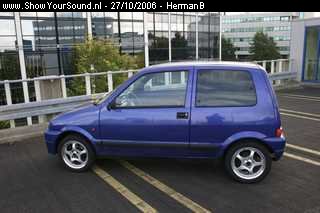 showyoursound.nl - Best klein zon Fiat cinquecento! - HermanB - SyS_2006_10_27_23_37_10.jpg - En dit is wat andere velgen / banden met een auto doen.BRvan de standaard 145/13