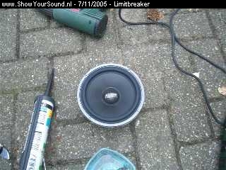 showyoursound.nl - Limitbreakers 323F. Creatief met ruimte :) - Limitbreaker - cimg0760__small_.jpg - Sinds 06-07 ben ik in het bezit van de HX 165 Dust compo van Audio System. Waarvan hier de midbass zichtbaar is. Ben benieuwd hoe het gaat klinken...