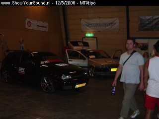 showyoursound.nl - Thunder Force - MTXtipo - SyS_2006_5_12_20_31_7.jpg - Foto van Full Speed in de hal bij EMMA ESPL