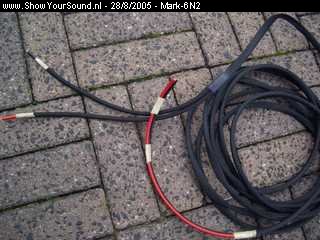showyoursound.nl - Audio-System-exact! - Steg - Sound Quality - Mark-6N2 - SyS_2005_8_28_19_54_16.jpg - De voeding en massa kabel voor de autoradio netjes afgeschermd.