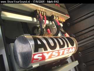 showyoursound.nl - Audio-System-exact! - Steg - Sound Quality - Mark-6N2 - SyS_2005_9_17_18_22_56.jpg - Aansluitingen op de F4-600 en niet te vergeten de Audio System Power Cap 1,5 Fahrad.