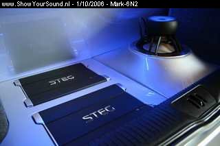 showyoursound.nl - Audio-System-exact! - Steg - Sound Quality - Mark-6N2 - SyS_2006_10_1_12_45_11.jpg - Een mooie foto van de kofferbak zoals hij erbij stond op het EK in Zwiterland.