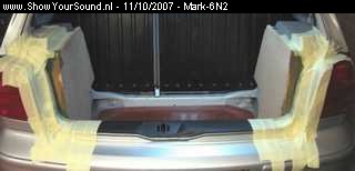 showyoursound.nl - Audio-System-exact! - Steg - Sound Quality - Mark-6N2 - SyS_2007_10_11_23_12_43.jpg - pZijpanelen gemaakt in de kofferbak. De randen heb ik ingesmeerd met poly-filler om zo een perfectbr /BRaansluiting op de auto te krijgen./p
