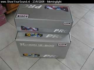 showyoursound.nl - Audiosystem + GZ amp - Morninglight - SyS_2006_8_23_17_7_47.jpg - Cadeautjes uitpakken :D