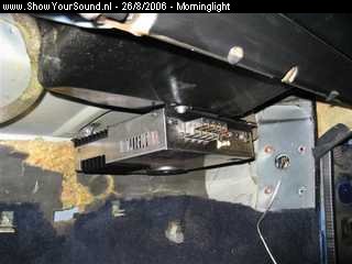 showyoursound.nl - Audiosystem + GZ amp - Morninglight - SyS_2006_8_26_21_10_34.jpg - De Audiosystem F2-190 onder het dashboardkastje./PPAirflow word verzorgt door een gat in een luchttunnel