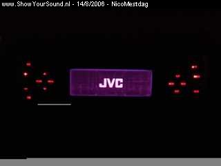 showyoursound.nl - First Install  - NicoMestdag - SyS_2006_8_14_21_39_22.jpg - The new JVC HU display.