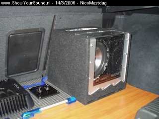 showyoursound.nl - First Install  - NicoMestdag - SyS_2006_8_14_21_47_30.jpg - CALIBER subwoofer BC110BL 500W