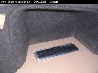 showyoursound.nl - 1800 Watt Hifonics Multi Amp met JBL GTi  Speakers - Octaaf - SyS_2006_3_29_23_3_57.jpg - De CD wisselaar staat op de bodem maar komt nog door het paneel heen