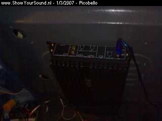 showyoursound.nl - Picobello SoundSystem Pure Pasief - Picobello - SyS_2007_3_1_23_12_7.jpg - De Singaal kabel op de versterker