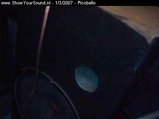 showyoursound.nl - Picobello SoundSystem Pure Pasief - Picobello - SyS_2007_3_1_23_14_2.jpg - De cerwin vega sub in een 103 liter kist. Aanzicht vanaf voorstoelen.