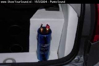 showyoursound.nl - Custom made - PuntoSound - pic_0104.jpg - De Caliber 1F condensator op het witte leer.