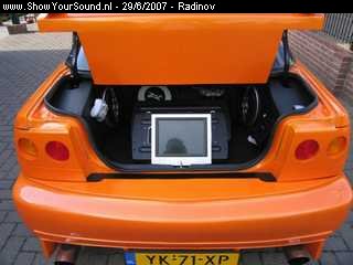 showyoursound.nl - Radinovs 626 coupe - Hifonics/Crunch - Radinov - SyS_2007_6_29_0_32_56.jpg - pEn hier de kofferbak klaar. Het scherm kan gekanteld worden./p