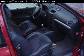 showyoursound.nl - SQ Install Renault Clio Sport - Retro-Style - dsc00087.jpg - Dit geeft wat beter het donkere sportieve interieur weer.