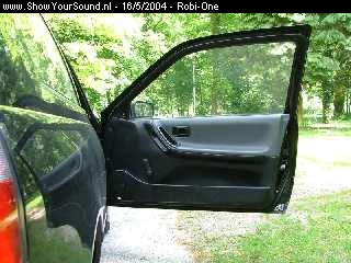 showyoursound.nl - SQ Nissan Sunny 1.4L - Robi-One - deurbak1160504.jpg - Hier zie je de deurbak die ik opnieuw heb bekleedt. De vorige bekleding was heel erg beschadigd.