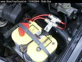 showyoursound.nl - SQ Nissan Sunny 1.4L - Robi-One - motorruimte2.jpg - Hier een foto van de yellowtop.