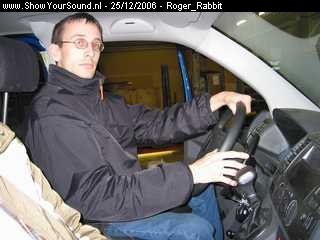 showyoursound.nl - Volkswagen Transporter T5  2.5 TDI  - Roger_Rabbit - SyS_2006_12_25_14_10_35.jpg - Nu nog muziek in de bus..... nog even geduld hebben.