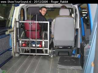 showyoursound.nl - Volkswagen Transporter T5  2.5 TDI  - Roger_Rabbit - SyS_2006_12_25_14_9_41.jpg - De trotse eigenaar....