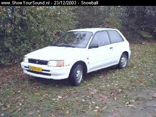 showyoursound.nl - Snowball-effect! - Snowball - starlet1.jpg - De Toyota Starlet GT uit 1994 waar we het over hebben. Helemaal origineel nog op deze fotos.