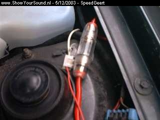 showyoursound.nl - Pioneer install - SpeedGeert - im006818.jpg - 40 amper zekering. Meer dan voldoende. 6mm kabels