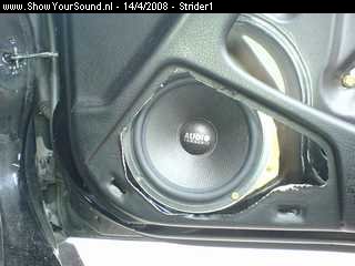 showyoursound.nl - Honda Civic Coupe 5th @ SQ - Strider1 - SyS_2008_4_14_13_52_43.jpg - pDe Audio-System speaker proef gemonteerd, hier staat hij nog te hoog./p
