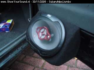 showyoursound.nl - project overstem de herrie van de motor! - SubaruMaxiJumbo - SyS_2006_11_30_0_18_35.jpg - Beensteun en massage-apparaat in een...
