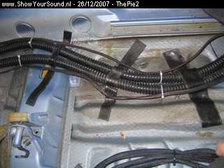 showyoursound.nl - Audio-System & Steg & Exact! - ThePie2 - SyS_2007_12_26_12_7_17.jpg - pDe kabels vast gemaakt met stukje bitumen en tie-raps./p