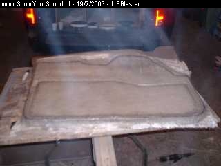 showyoursound.nl - US Blaster Demo Car Build By Xtreme Car Concept - USBlaster - windstar58_16_10_2002.jpg - make an exact copy from the panel with polyester.