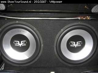 showyoursound.nl - Mijn VW Golf 2 - VWpowerr - SyS_2007_2_25_0_56_4.jpg - Mijn dubbele 15 Eyebrid subwoofers