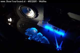 showyoursound.nl - bleu ice in a Corsa - Wulfke - im001180.jpg - halogeenverlichting in de koffer