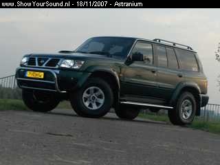 showyoursound.nl - nissan Patrol - astranium - SyS_2007_11_18_19_4_46.jpg - pom deze auto gaat het dus. de Nissan Patrol GR 3.0 Di Turbo uit 2003/p