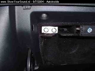 showyoursound.nl - auto-inside - autoinside - marco1.jpg - punch remote in dashboard kastje
