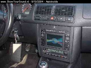 showyoursound.nl - auto-inside - autoinside - marco10.jpg - vw mfd scherm met dvd-speler,cd wisselaar, en navi