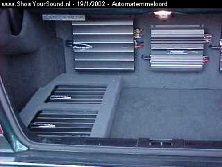 showyoursound.nl - mb e200 met pioneer install - automatemmeloord - kofferbak.klaar1.JPG - Helaas geen omschrijving!