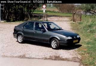 showyoursound.nl - Renault 19 with nice sound - bartuitlauwe - 17_renault_19__5_.jpg - Dit is mijn oude show-case,/PPZo zag de auto er iets meer dan 3 jaar geleden ook uit.BREr is inmiddels het een en ander aan gebeurd.
